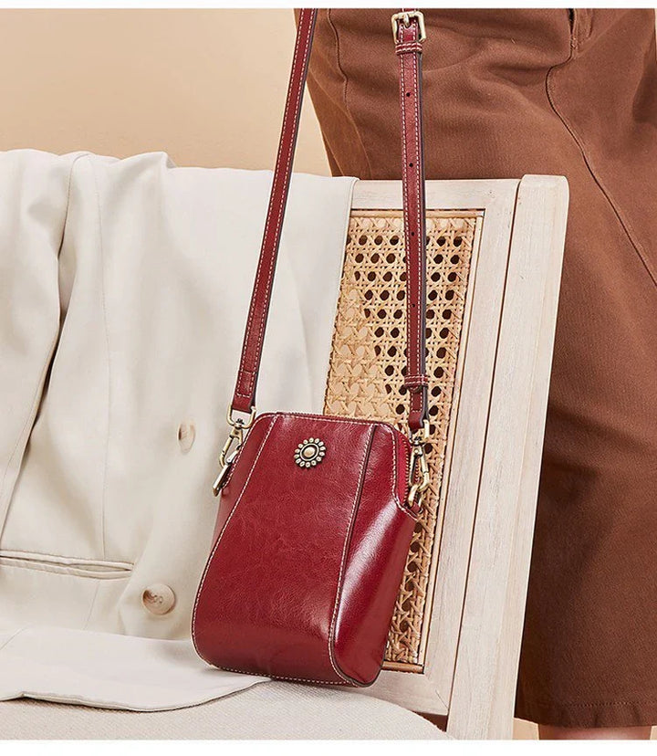 Stijlvolle Charina dames tas, perfect als modieus accessoire. Elegant kunstleer schoudertas met verstelbare band, ook crossbody.