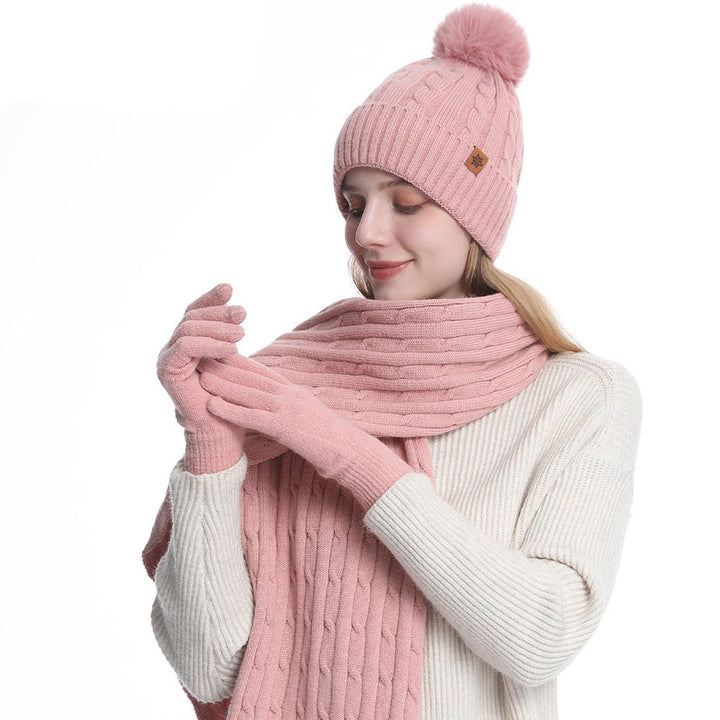 Lange, warme gebreide dames sjaal uit de winterset. Comfortabel accessoire voor koude winterdagen.