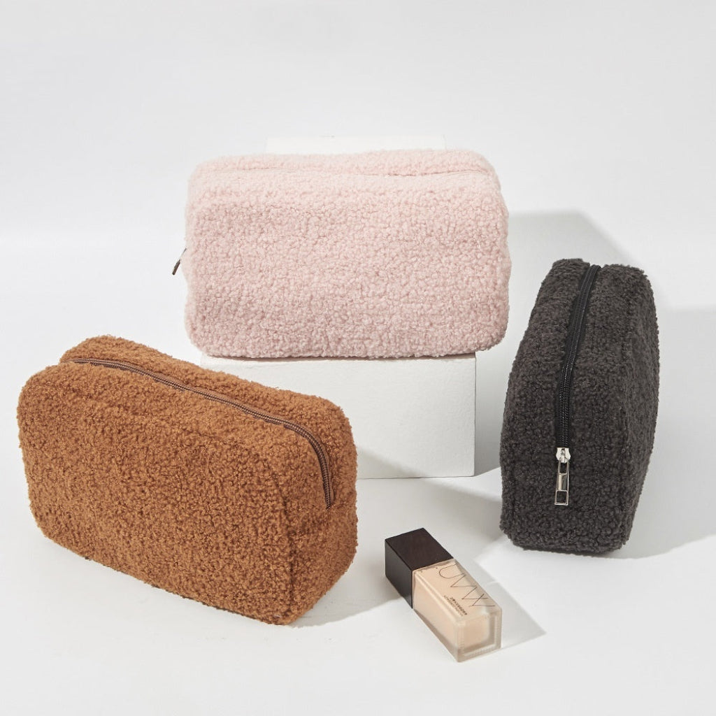 Elegante fluwelen make-uptas voor dames, ideaal voor op reis. Ruime cosmetische opberger voor al je beauty essentials.