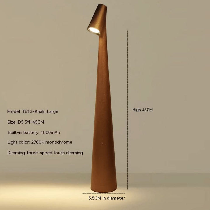 Strakke draadloze tafellamp, oplaadbaar, ideaal voor modern interieur of buitentafel.
