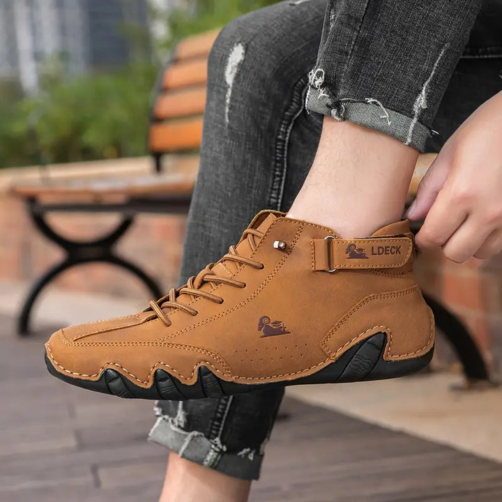 Slijtvaste Hoymans Adriel waterdichte herenschoenen, perfect voor avontuurlijke en casual dagen.