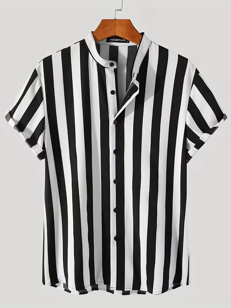 Stijlvol heren zomer overhemd met korte mouw, opvallende verticale strepen. Perfect voor casual en relaxte momenten.