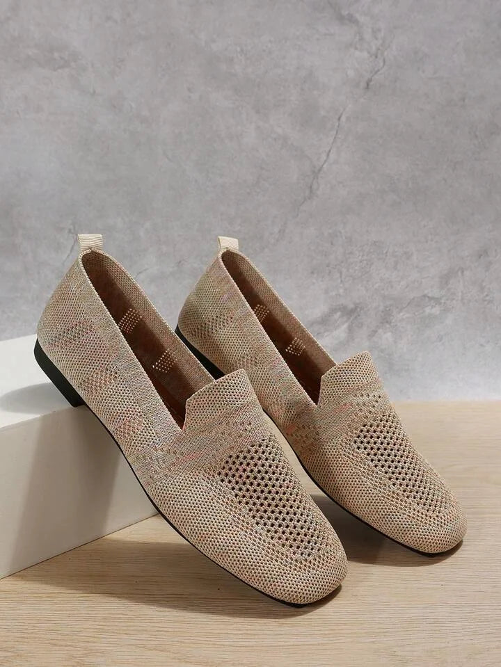 Casual Isabella platte schoenen voor dames, ontworpen voor comfort en dagelijks gebruik.