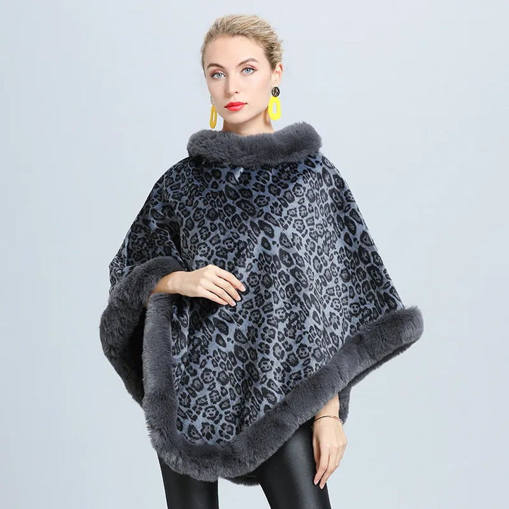 Chique damesponcho trui met elegant design, comfortabel en veelzijdig voor zowel herfst als winter.