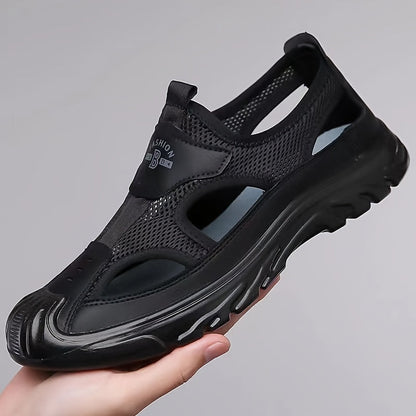 "Ademende lichte heren sandalen met PU zool en sportief ontwerp, zijaanzicht. Perfect voor zomeractiviteiten."