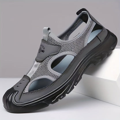 "Ademende lichte heren sandalen met PU zool en sportief ontwerp, zijaanzicht. Perfect voor zomeractiviteiten."