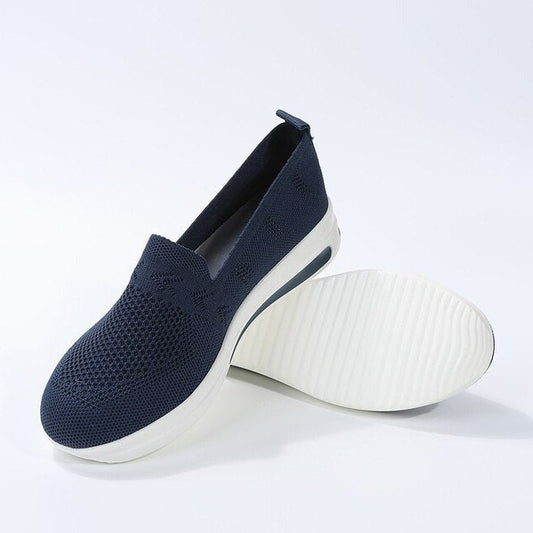 "Ademende orthopedische damessneakers, stijlvol ontwerp, brede neus, duurzame stof, perfect voor dagelijks comfort."