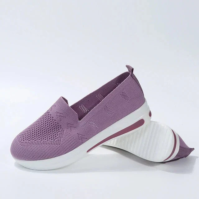 "Ademende orthopedische damessneakers, stijlvol ontwerp, brede neus, duurzame stof, perfect voor dagelijks comfort."