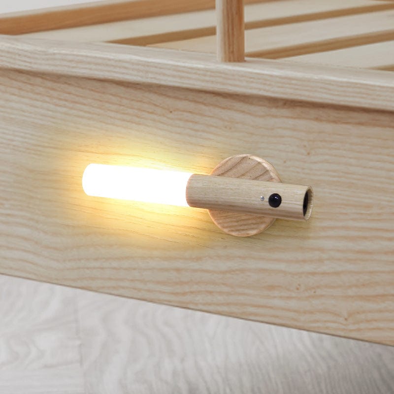 Moderne slimme LED wandlamp met bewegingssensor, draadloos en USB oplaadbaar, van hout voor binnen/buiten.