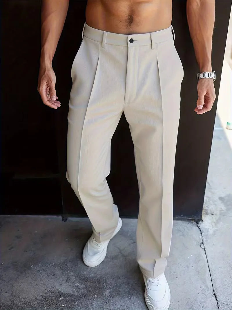 Heren pantalon met rechte pijpen, de perfecte balans tussen comfort en stijlvolle herenkleding.