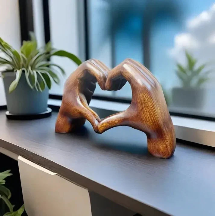 Elegante handgemaakte houten hart decoratie; ideaal cadeau voor bruiloft, jubileum of Valentijn.
