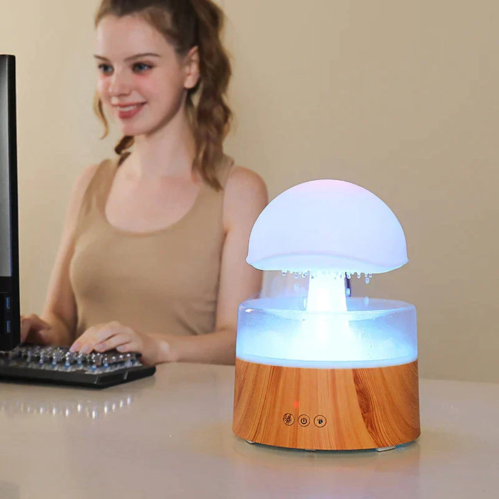CalmCloud paddenstoel regen diffuser met sfeerlicht en ontspannende regen geluiden, ideaal voor huisdecoratie.