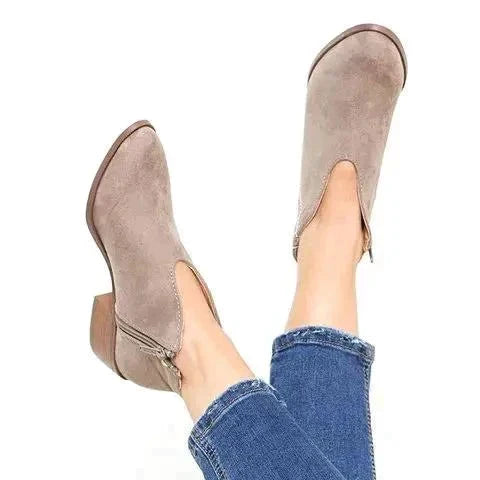 Comfortabele herfst/winter dames enkellaarzen met stijlvolle blokhak, modieus en voorzien van een handige zijrits.