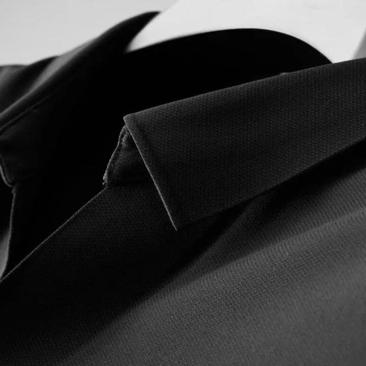 Comfortabele mannen pantalon, deel van een stijlvolle tweedelige set. Ideale zomerkleding herenmode.