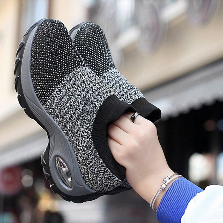 Ademende dames Emmie schoenen, bieden stijl en orthopedisch comfort voor actieve vrouwen.