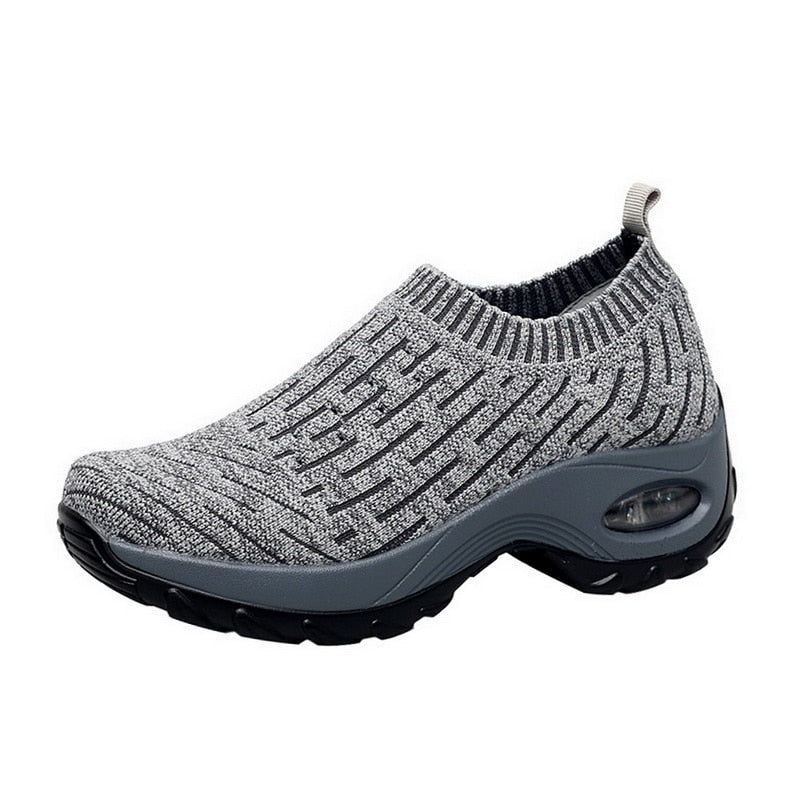 Hoogwaardige Emmie dames sneakers, met ademend textiel en een comfortabele orthopedische zool.