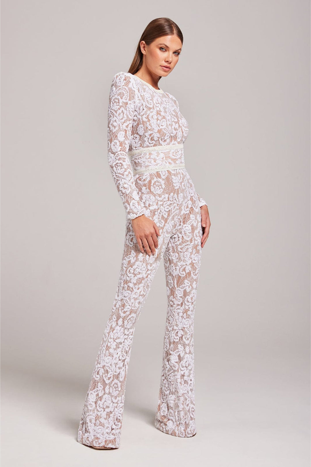 Stijlvolle zwarte jumpsuit voor dames, ideaal voor een feestelijke avondlook.