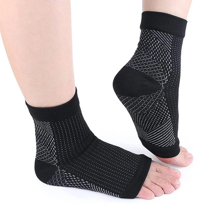 Compressiekousen specifiek voor fasciitis plantaris en neuropathie, bieden gerichte pijnverlichting en voetondersteuning.