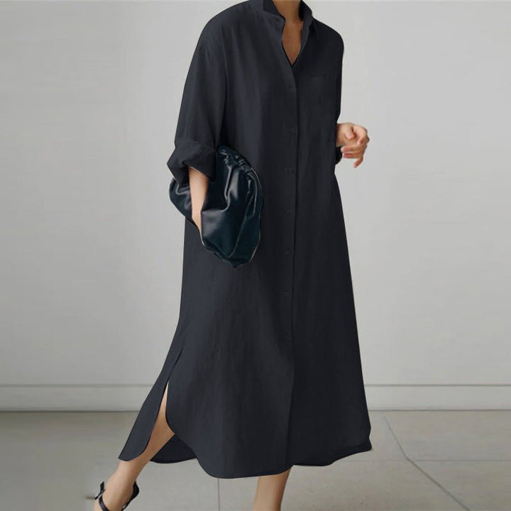 Lange zwarte maxi jurk voor dames, een comfortabele overhemdjurk met knopen, ideaal voor een casual outfit.