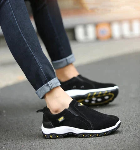Veelzijdige heren loafers, perfect voor alle seizoenen, combineren stijl met ultiem comfort en voetondersteuning.