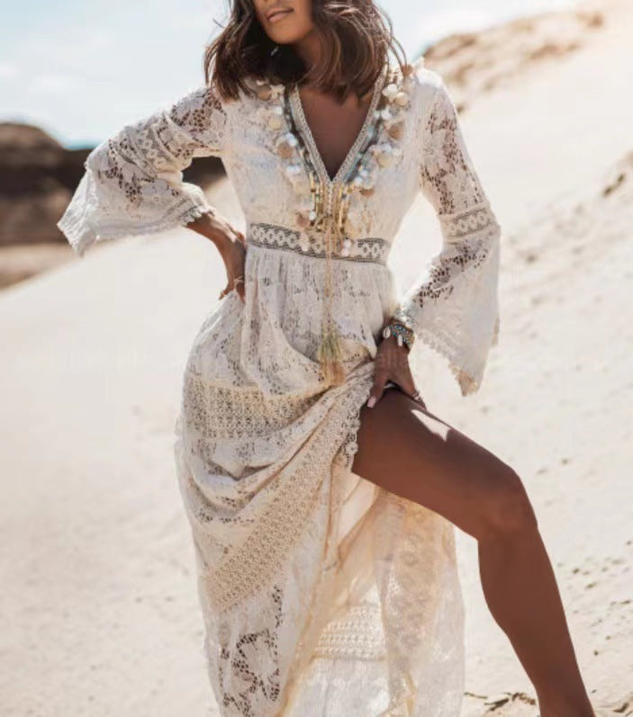 Dames boho maxi jurk Elvira met V-hals en franjes, ideaal als zomer- of strandjurk. Comfortabele en stijlvolle vrijheid.