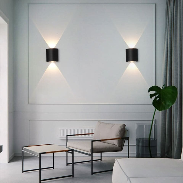 Energiezuinige LED gevelverlichting van aluminium, modern en weersbestendig.