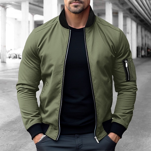 Modern heren bomberjack in streetwear stijl. Veelzijdige casual jas voor mannen, geschikt voor lente en herfst.