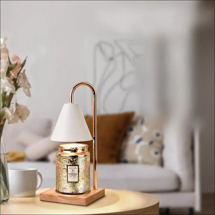 Gezellige sfeer met de Sophia kaarsverwarmer lamp, veilige aromatherapie en prachtige huisdecoratie.