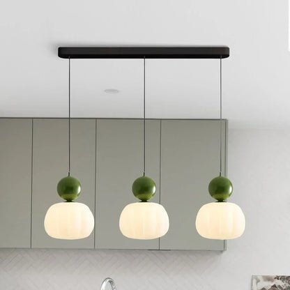 "Art Deco hanglamp CrèmeLuma, crèmekleurig ontwerp met elegante vormen, perfect voor stijlvol interieur, plafondlamp."