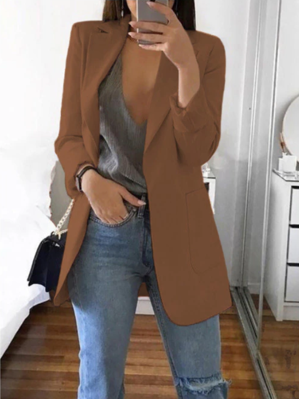 Dames slim-fit blazer, effen en elegant. Trendy bovenkleding voor een professionele of stijlvolle casual look.