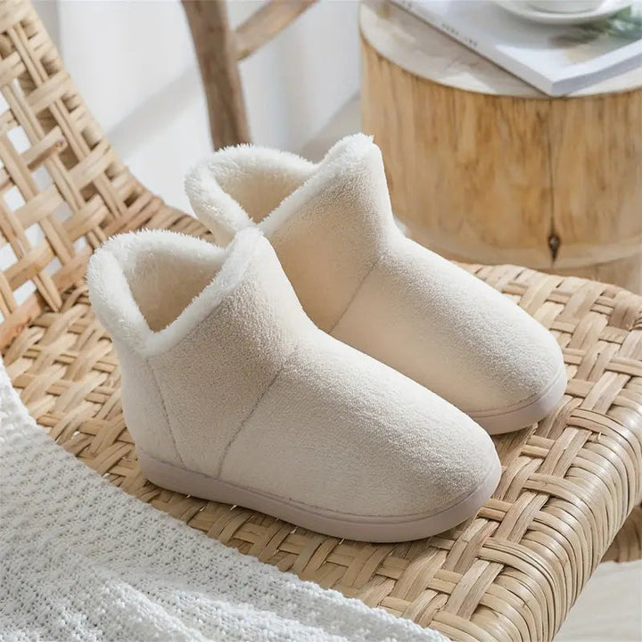 Nieuwe LARA dames sloffen, superzacht en warm, met stevige antislipzool voor comfort en veiligheid thuis.