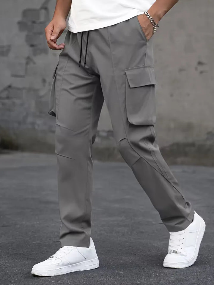 Heren cargo broek in koffie, comfortabel en stijlvol, met rechte pijp.