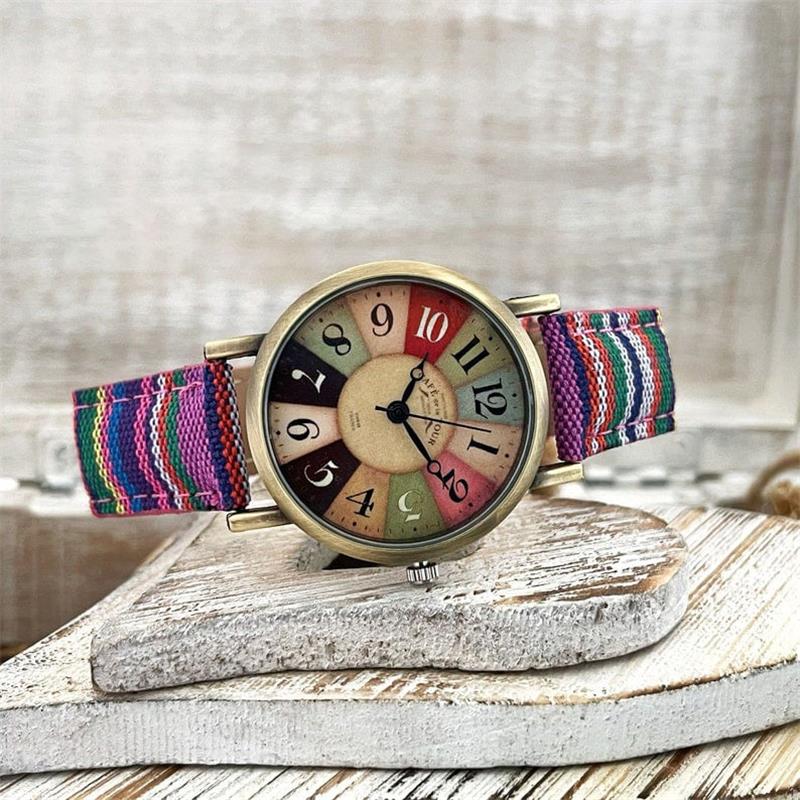 Elegant dameshorloge met helder regenboogpatroon en duurzame gevlochten PU leren band, nikkelvrij.