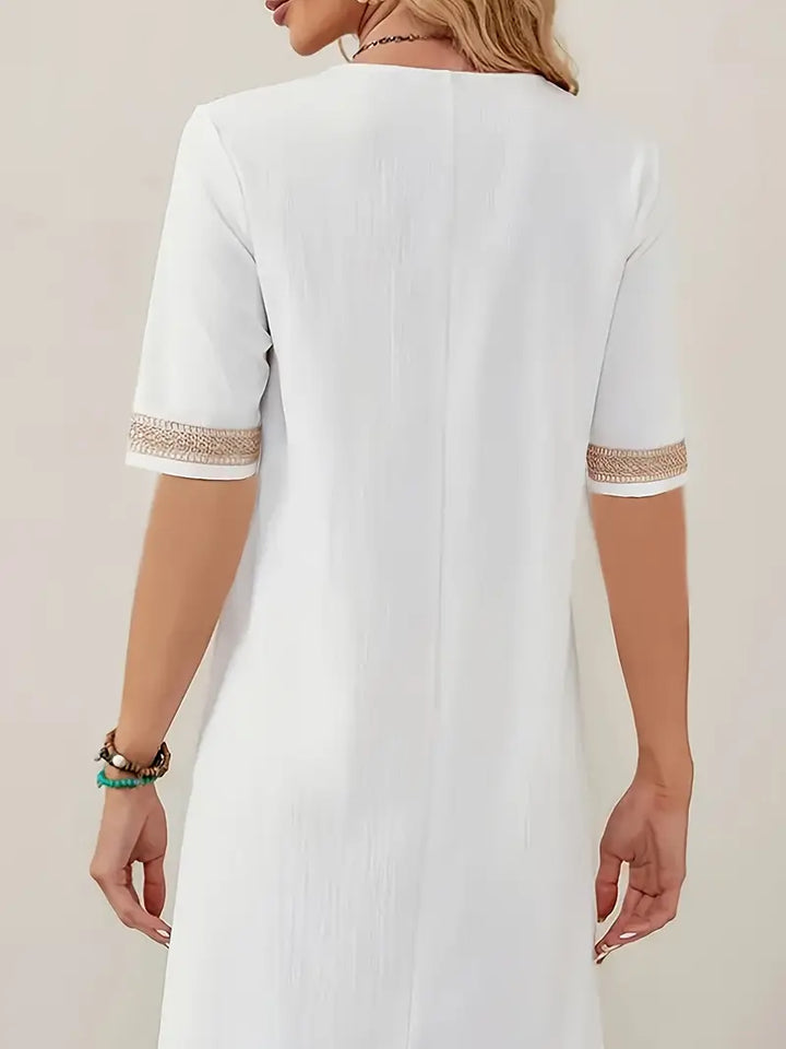 Comfortabele losvallende zomerjurk voor dames in ademende stof. Perfect voor warme zomerdagen & casual mode.