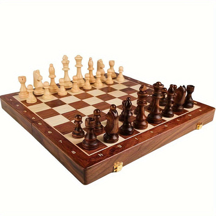 Elegante, handgemaakte walnoten houten schaakset, perfect als luxe cadeau of voor strategische bordspellen.