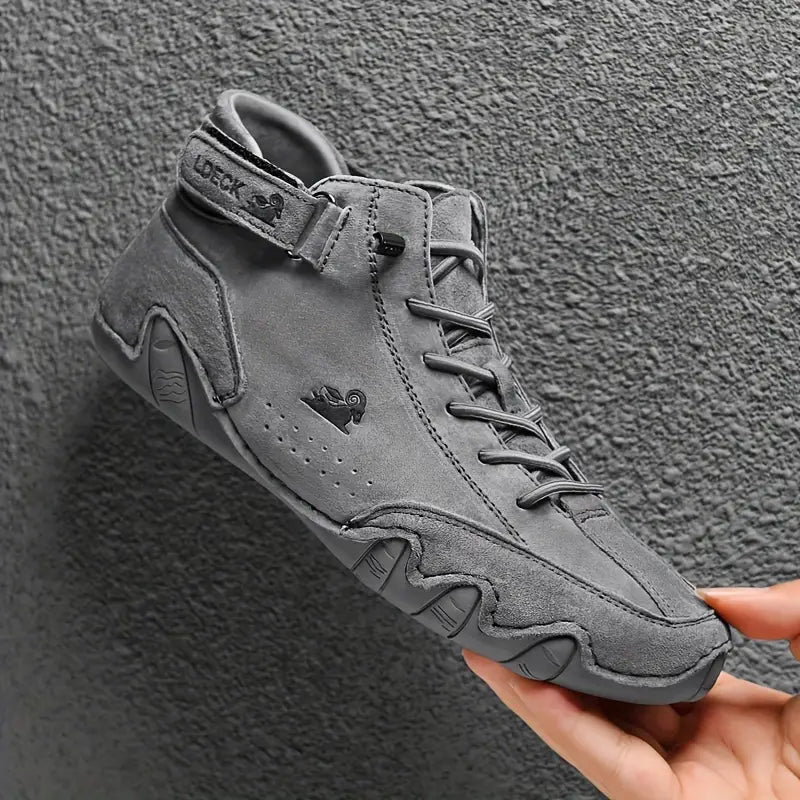 Outdoor waterdichte herenschoenen Adriel, ideaal voor wandelen en casual gebruik. Slijtvast kunstleer.