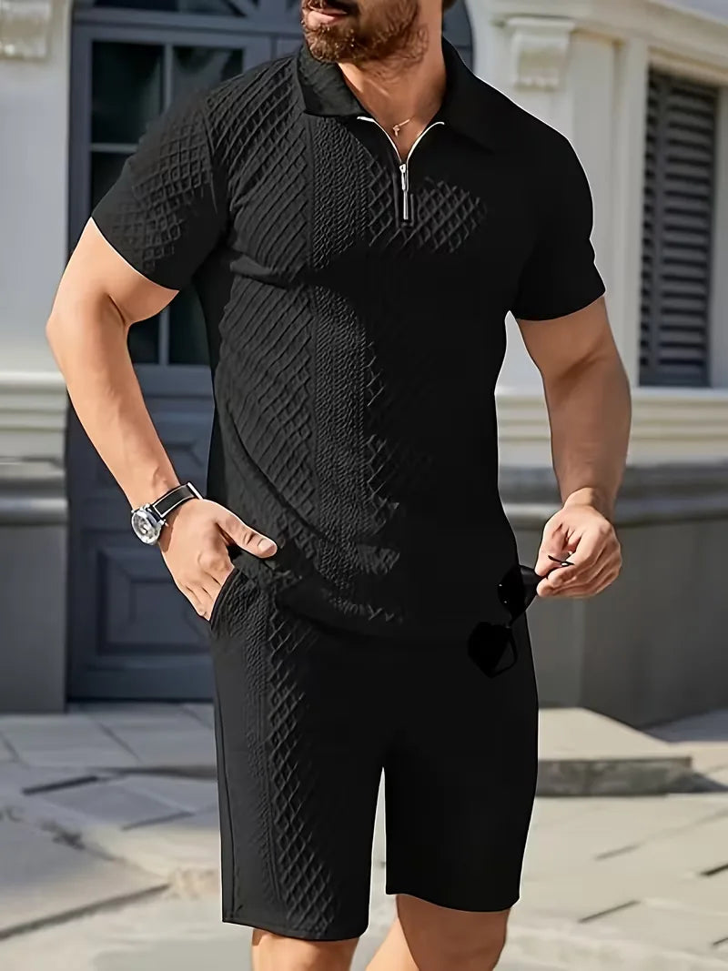 Tweedelige heren zomer kledingset: casual polo met rits en bijpassende shorts voor modeheren.
