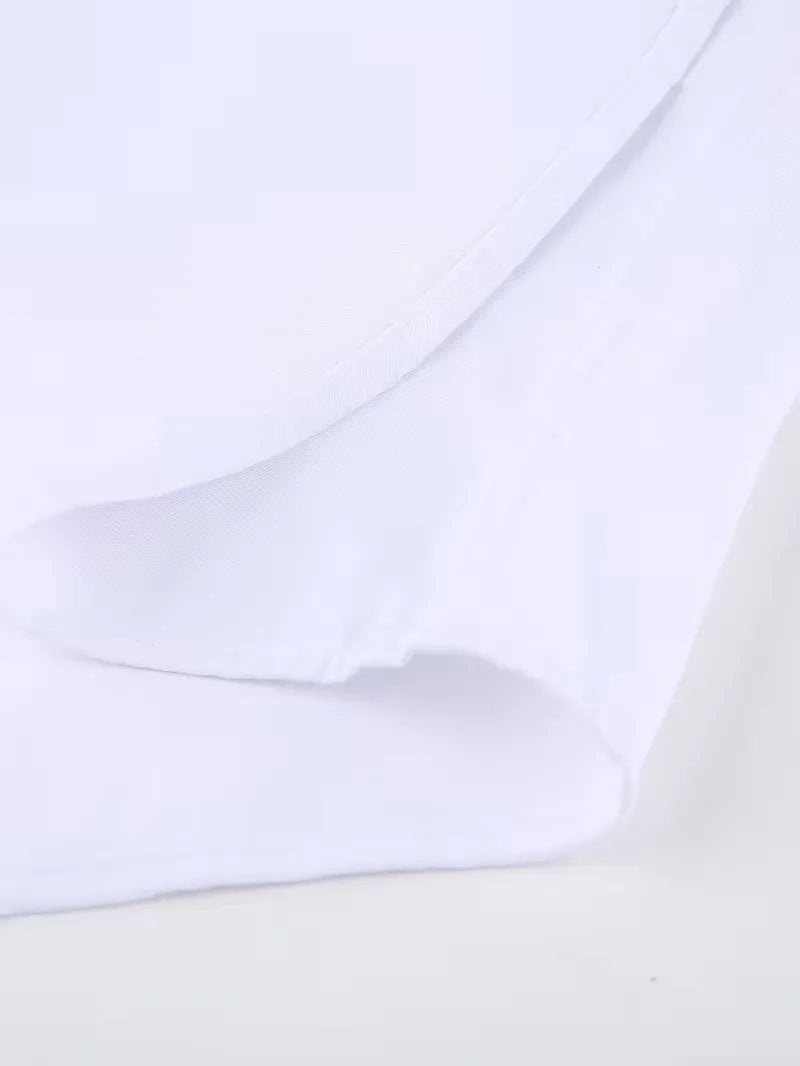Heren overhemd, wit, met een formele mandarin kraag en franse manchetten detail.