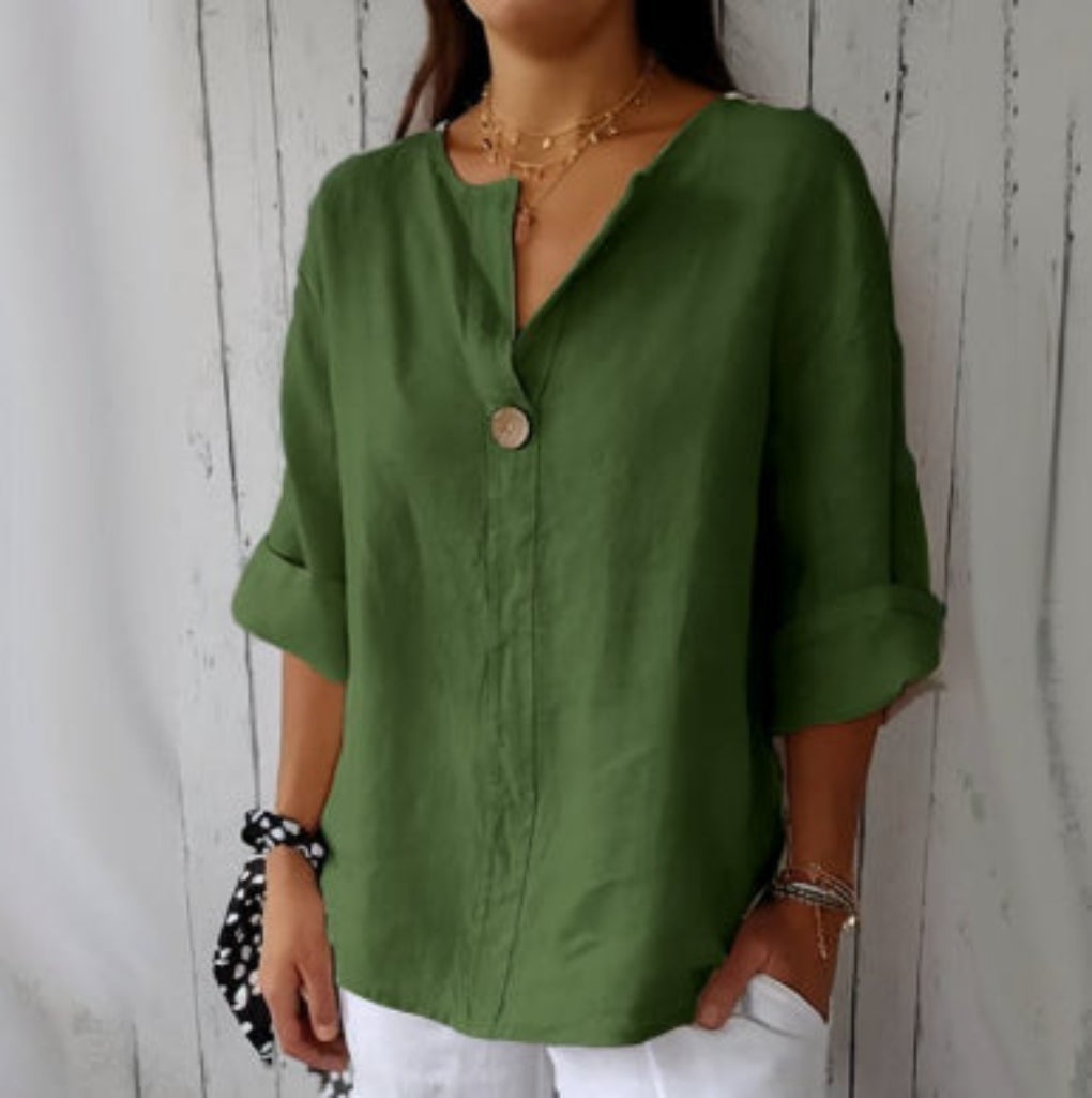 Luchtige damesblouse met V-hals en 3/4 mouw. Perfect voor een comfortabele zomerse outfit.