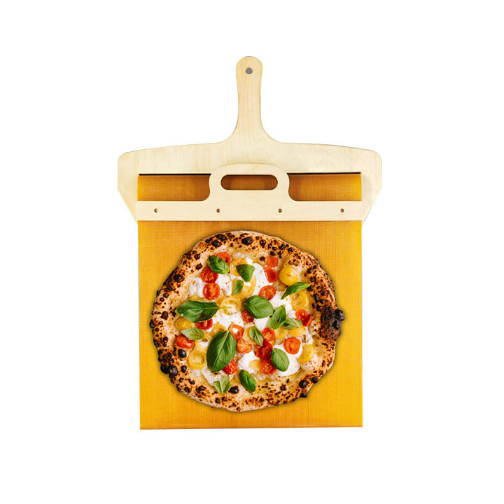 Berkenhouten pizzaschep met soepel schuifmechanisme, ideaal keukengerei voor perfecte zelfgemaakte pizza's.