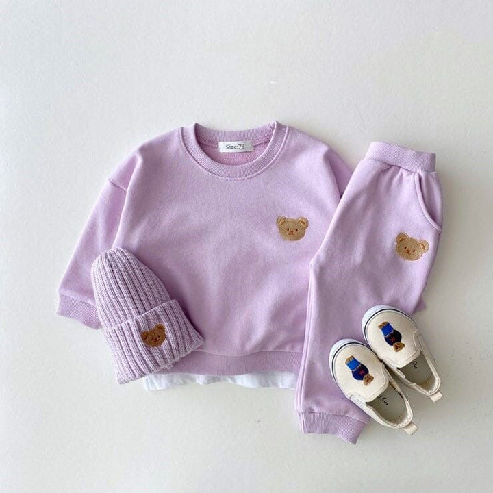 Vrolijke 2-delige peuterset met schattige hartjes, comfortabele en trendy kinderkleding.