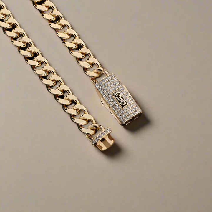 Tijdloze RVS damesarmband uit de elegante en waterbestendige sieradenset. Perfect geschenk.
