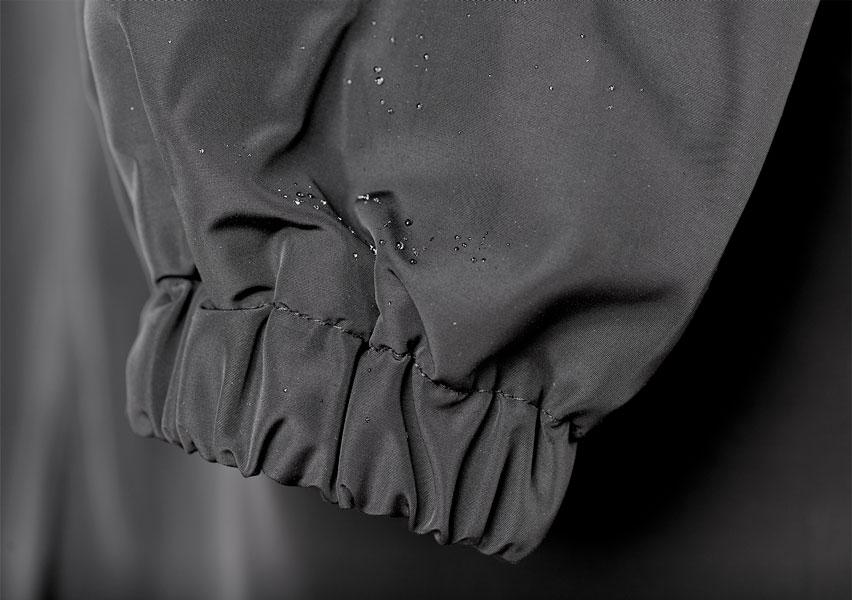 Elegante damesjas: waterafstotende, dunne trenchcoat met lange mouwen, ideaal voor de lente.