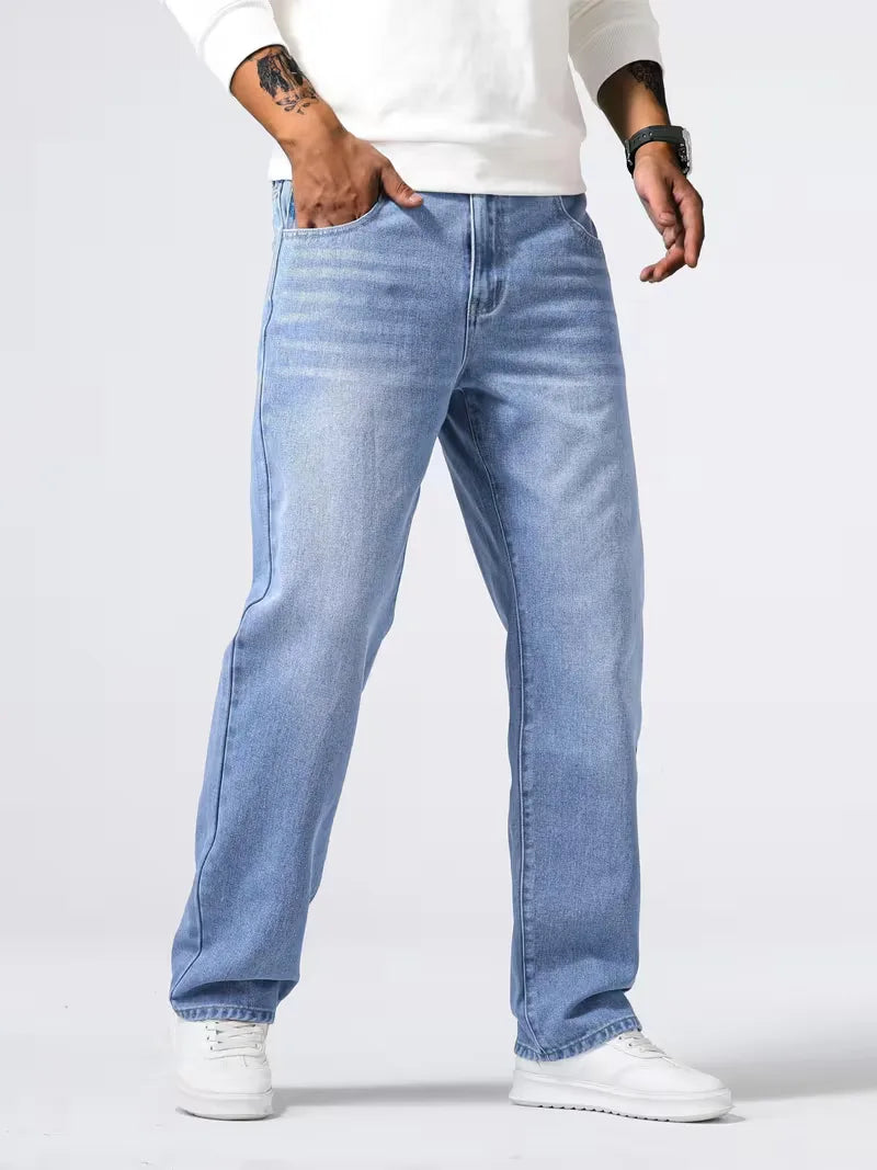 Heren loose fit jeans met rechte pijp, blauw, vijf zakken. Comfortabel en casual voor elke dag.