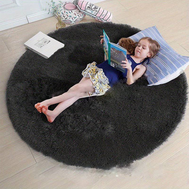 Modern rond fluffy tapijt Clouda, brengt warmte en gezellige sfeer in elke ruimte.