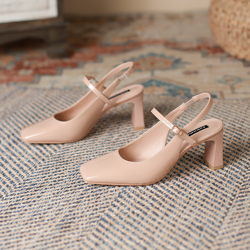 Zomerschoenen dames, lichtroze, met modieuze carré teen en gesp kruisband voor een comfortabele pasvorm.