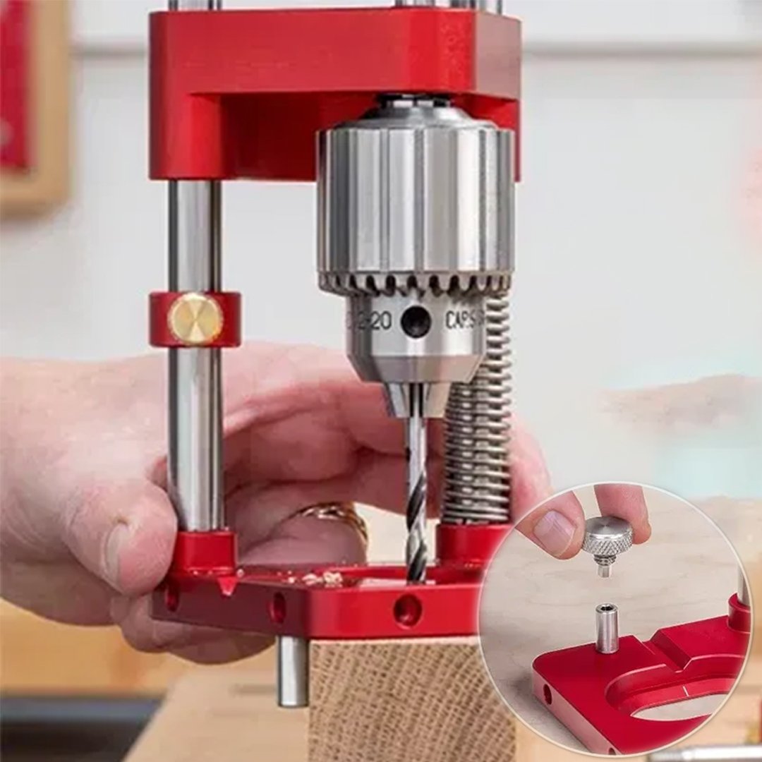 Precisie boorgids voor handboormachine, zorgt voor verticale, rechte gaten in hout. Essentieel boorgereedschap.