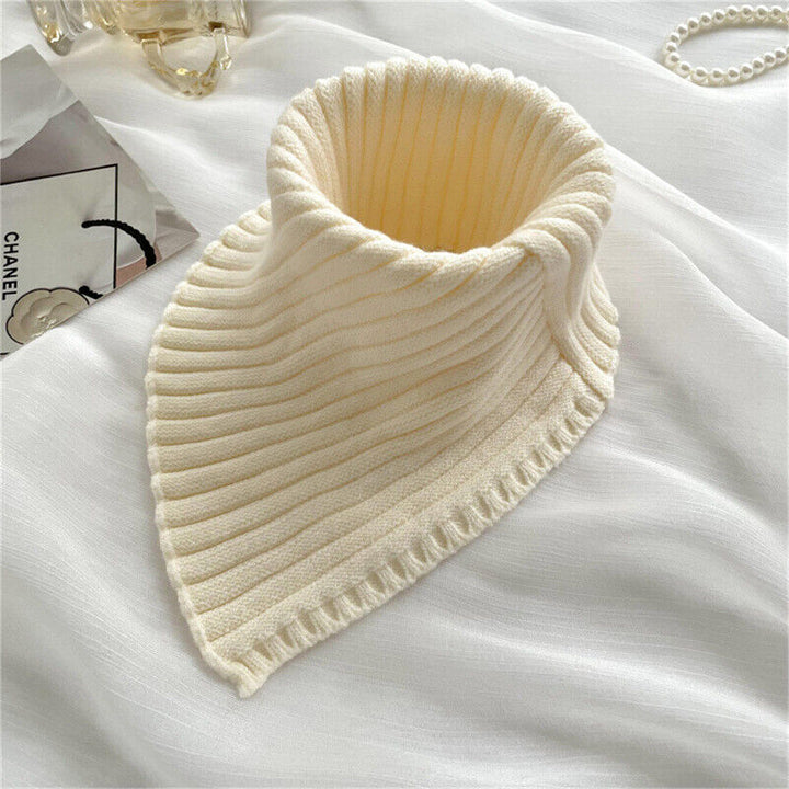 Warme gebreide dames col sjaal Aria, een trendy winter accessoire voor stijlvolle look.