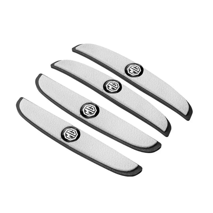 Auto styling met functionele antikrasstrips; voegt een strakke look toe terwijl het beschermt.