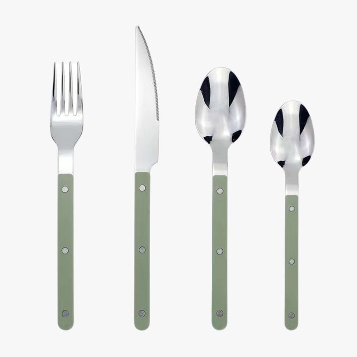Complete 24-delige RVS bestekset met elegante gravure voor 6, een luxe toevoeging aan elke keuken.